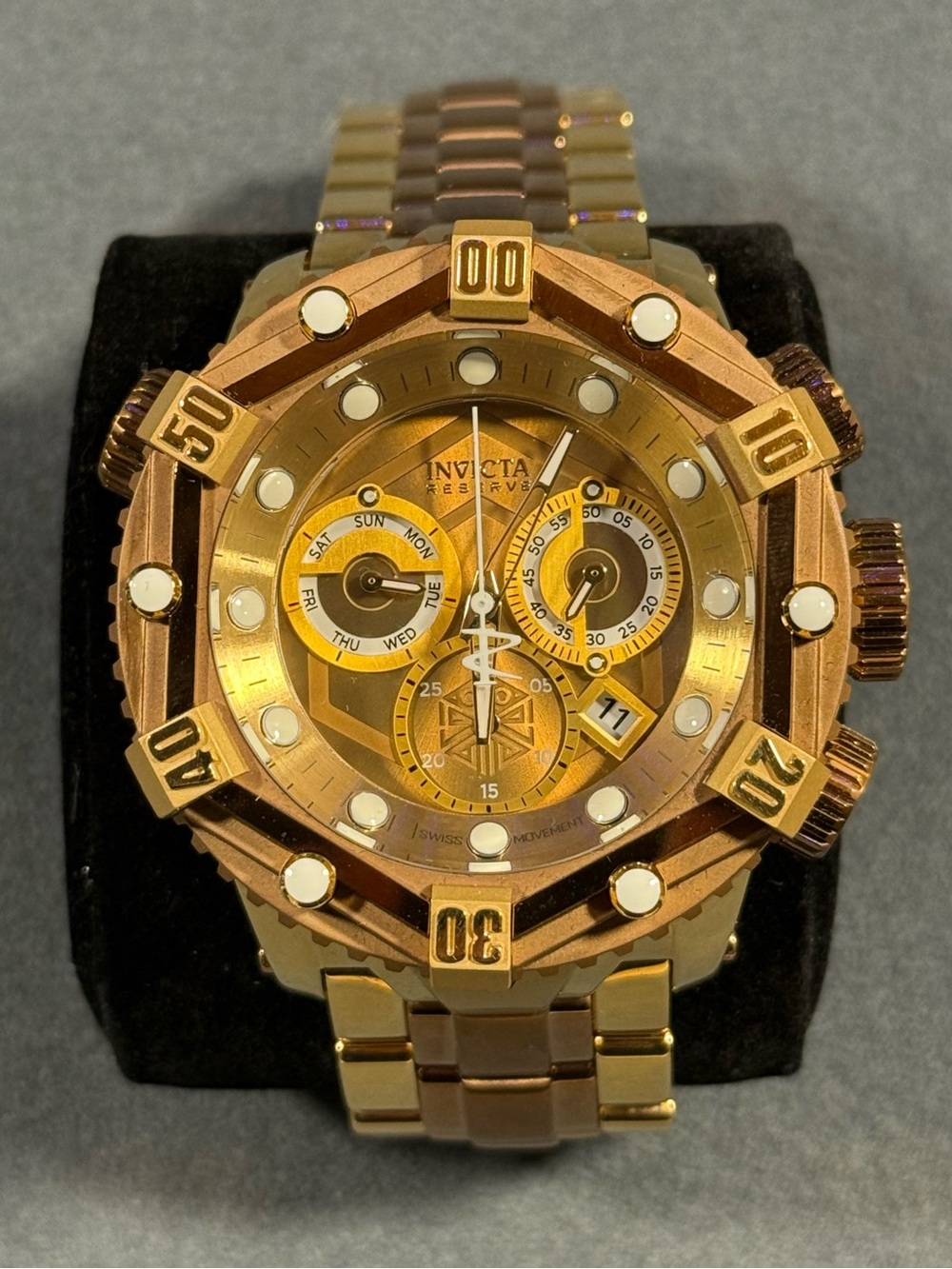 Invicta 41746 Huracan Men's Diver Style Watch - Picture 4 of 9